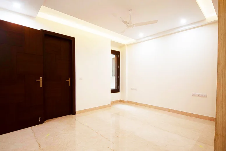 Builder-Construction-Floor-Kailash-Colony