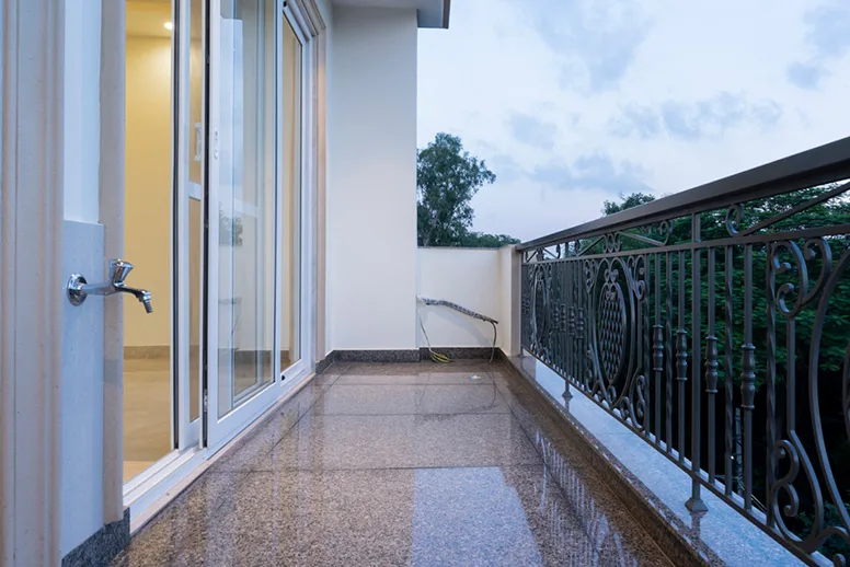 South-Delhi-Builder-Floor-Balcony South-Delhi-Builder-Floor-Balcony